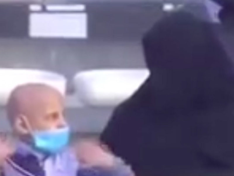 اضغط لمشاهدة الفيديو: فرحة طفل مباراة الفيصلي والحزم بعد فوزه بسيارة